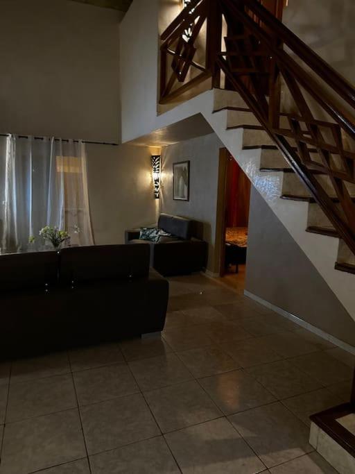 Tres Belle Villa Au Coeur De Saly ภายนอก รูปภาพ